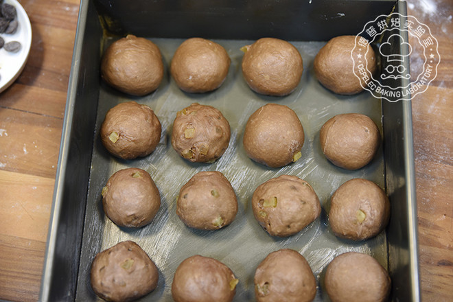 黑凤梨面包的做法