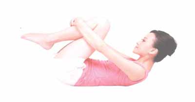 睡醒后扭动身体的瘦身小动作