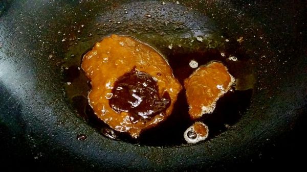 酱酱葱白过油鸭