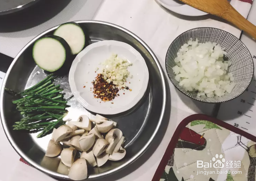 清炒鸡胸细扁面