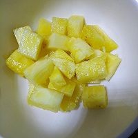 手把手教您学做蒸靠谱菠萝虾球