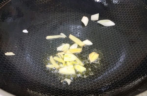 荷兰豆白玉菇炒腊肠