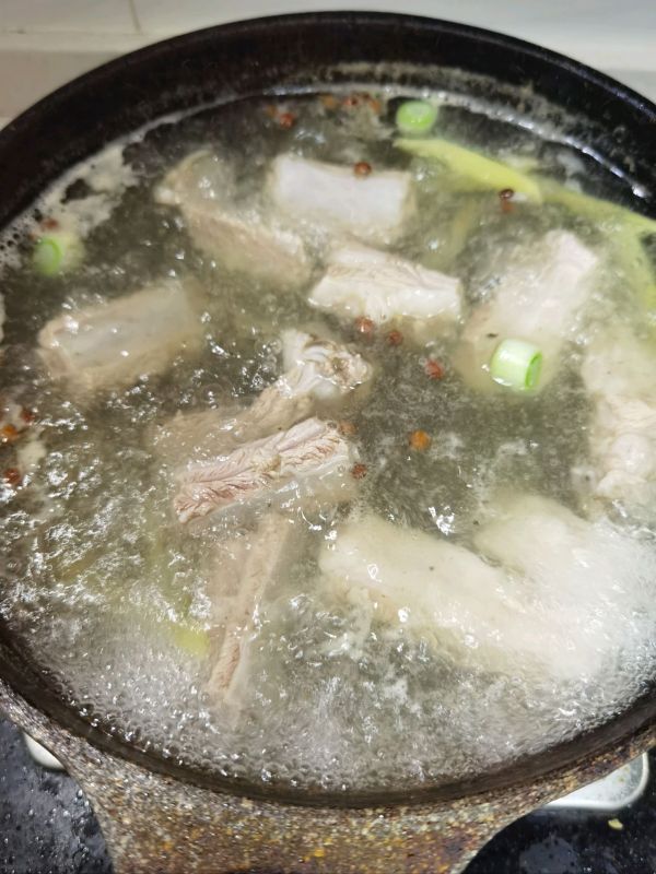 萝卜排骨暖身汤