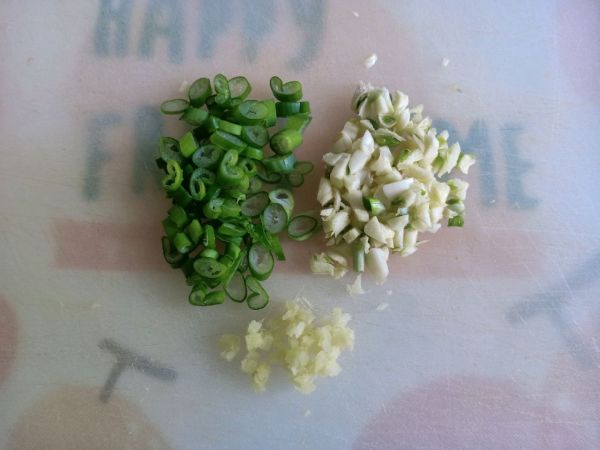 一碗特色油泼面