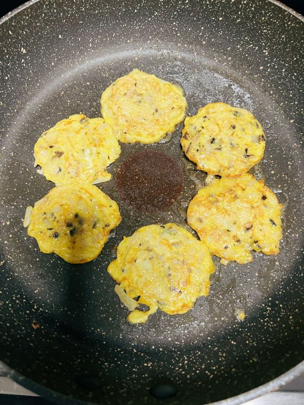 白萝卜香菇鸡蛋饼