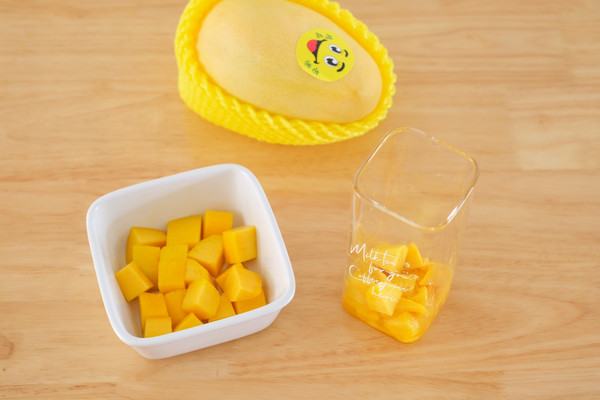 芒果椰乳气泡水