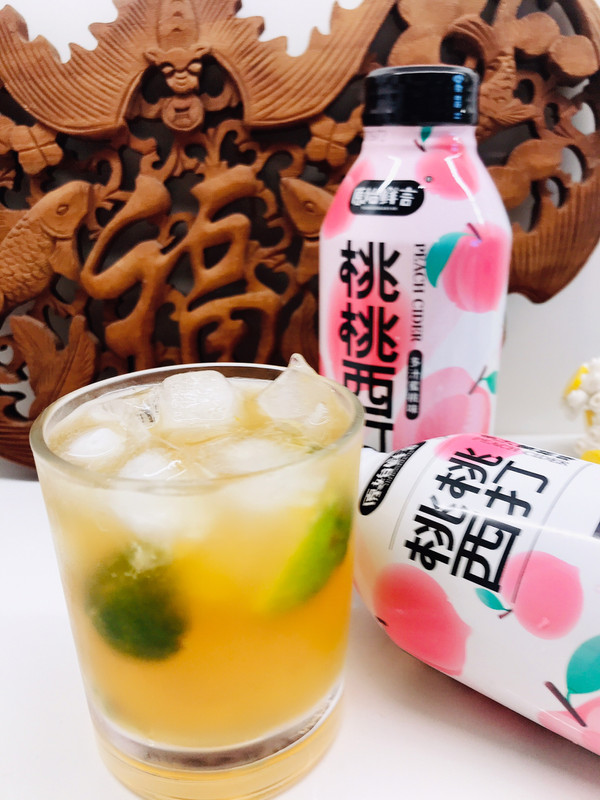 桃桃西打柠檬茶