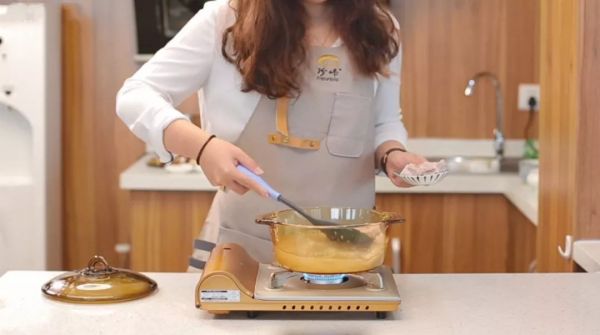 冬虫夏草海底椰排骨汤