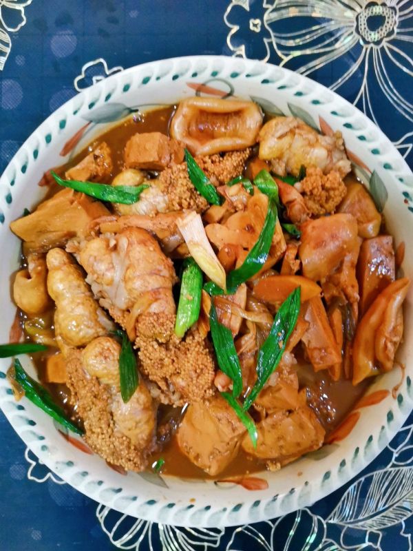 红烧鱼籽鱼泡炖豆腐