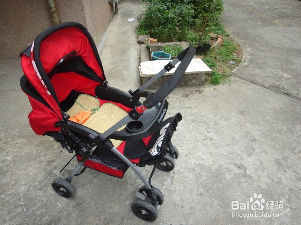 选择婴儿车要注意什么