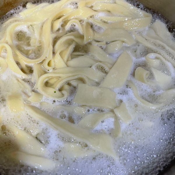 家常手擀油泼面