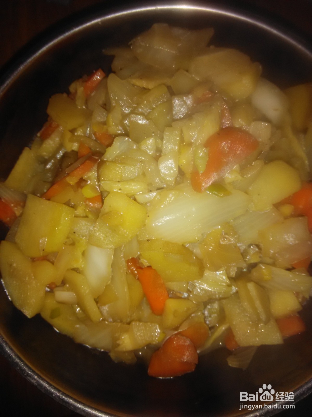 土豆片炒胡萝卜和白菜片