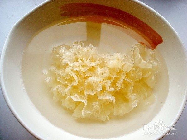 如何制作桃胶银耳羹
