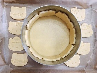 Hello kitty饼干草莓塔怎么做？