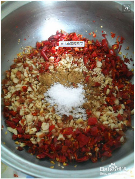 夏天热到想吃冷面对不对?快来学怎么做花生酱甜椒黄瓜冷面吧!