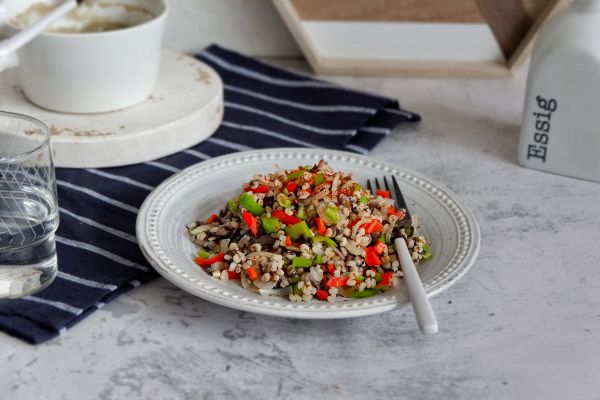 双椒紫菜烩高粱米