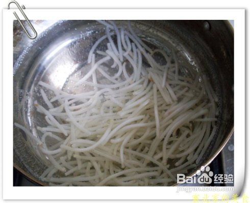 5分钟成就一道韭香豆芽拌海蜇丝