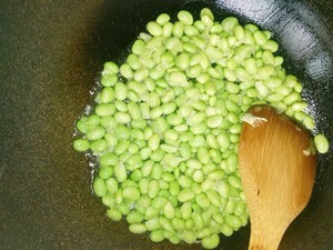 下酒菜毛豆炒肉丁怎么做详细教程图解