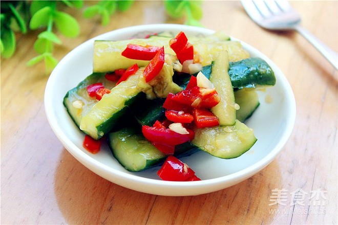 红椒拍黄瓜的做法
