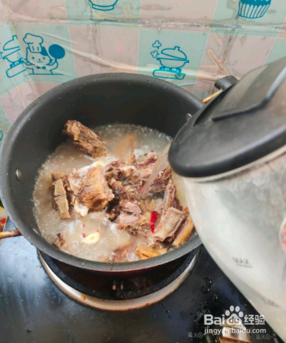 家常菜：腊排萝卜汤