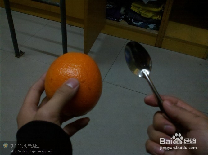 方便的剥橙皮方法