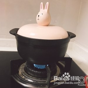 南国风味椰子鸡汤