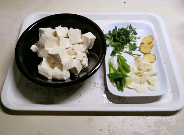 三文鱼头豆腐煲