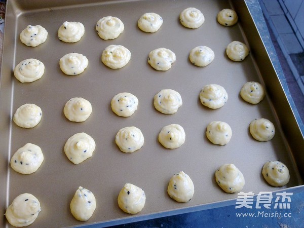黑芝麻蛋黄饼干