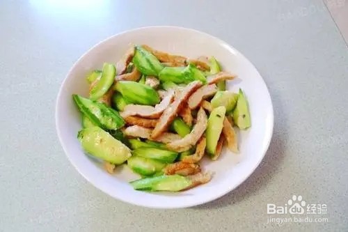 丝瓜炒鱼饼