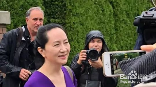 处理事情从容不迫很有办法的词语