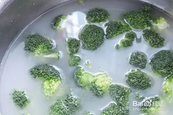 洗西兰花,用哪些小技巧,虫卵脏物自动溜出来?