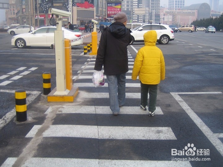 老年人怎样和孩子安全出行