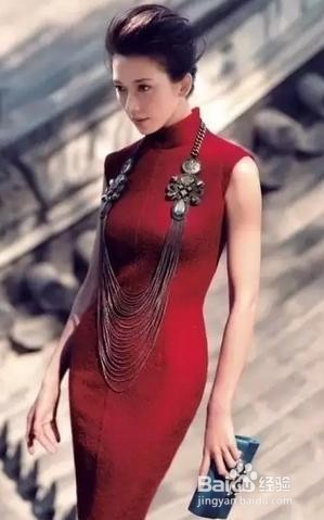 教你旗袍如何穿出时尚