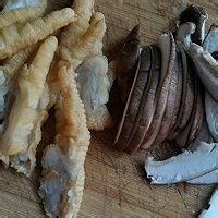 如何制作美味的酸汤凤爪