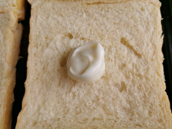 芝士沙拉烤吐司片