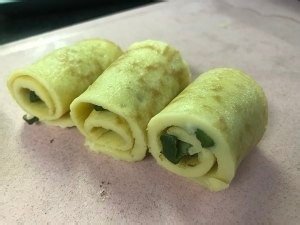 食补养生宝宝辅食秋葵鸡蛋卷的做法