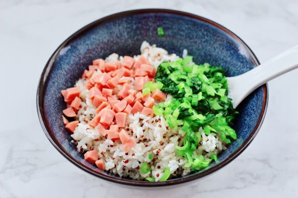 三色藜麦青菜饭团