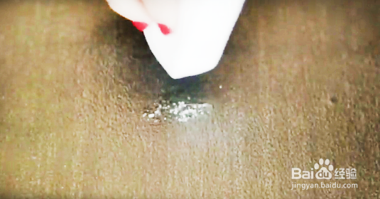 粘在墙上的双面胶怎样清除干净