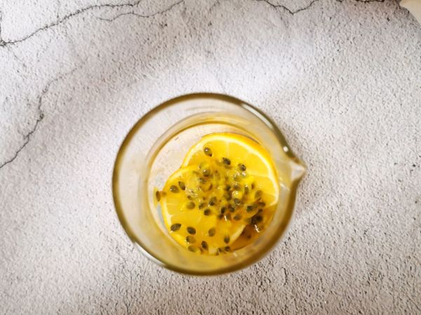 百香果青柠气泡水