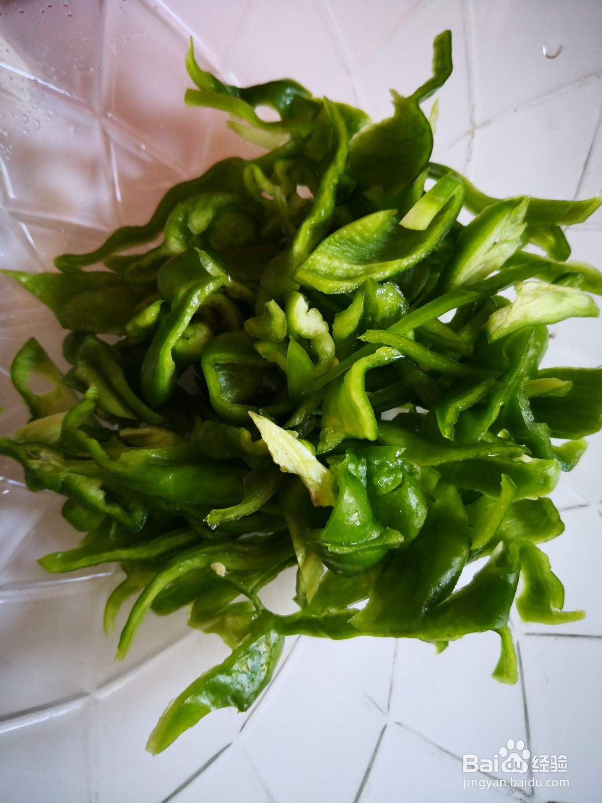 金针菇拌青椒丝