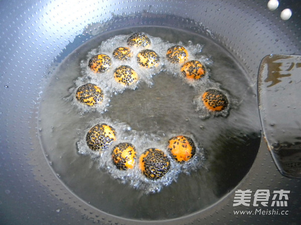 黑芝麻红薯丸子