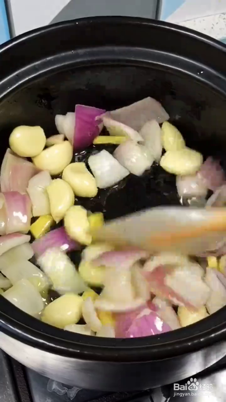 如何制作好吃的红烧砂锅草鱼块
