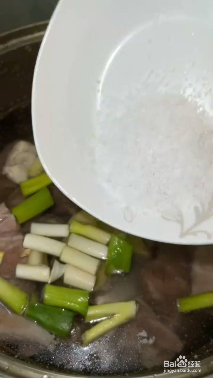 如何烹饪牛排骨