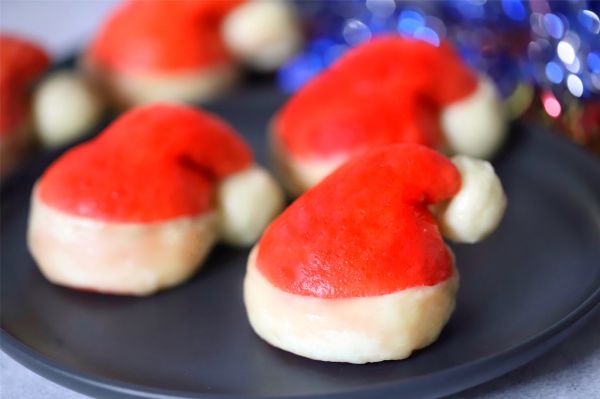 #令人羡慕的圣诞大餐#圣诞帽南瓜包