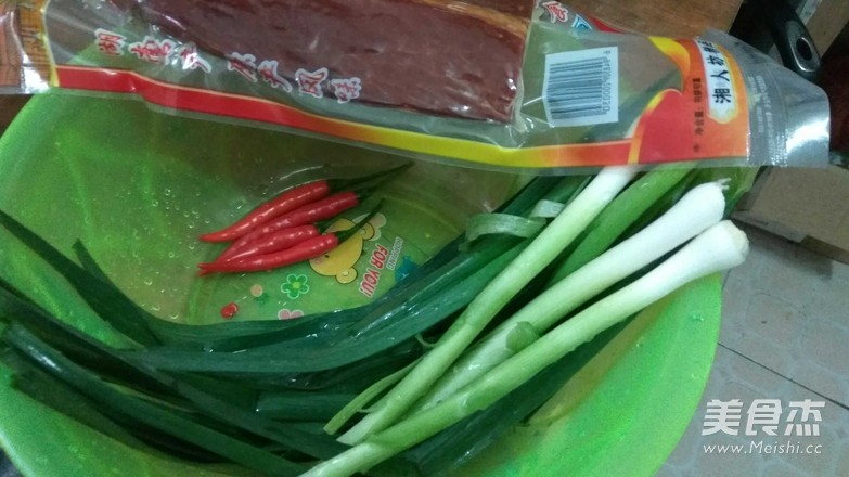 蒜苗腊肉的做法