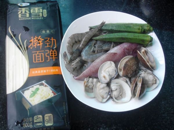 沙茶酱海鲜拌面