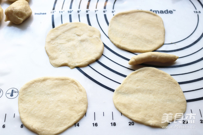 香肠玫瑰花沙拉面包