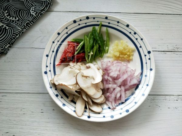 沙茶酱虾仁炒面