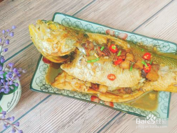 五花肉烧黄花鱼的做法