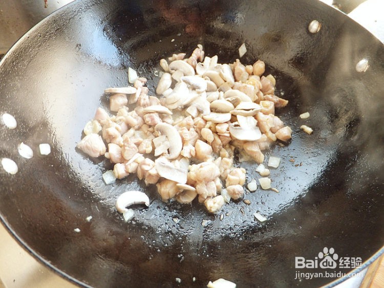 奶油蘑菇鸡肉焗饭